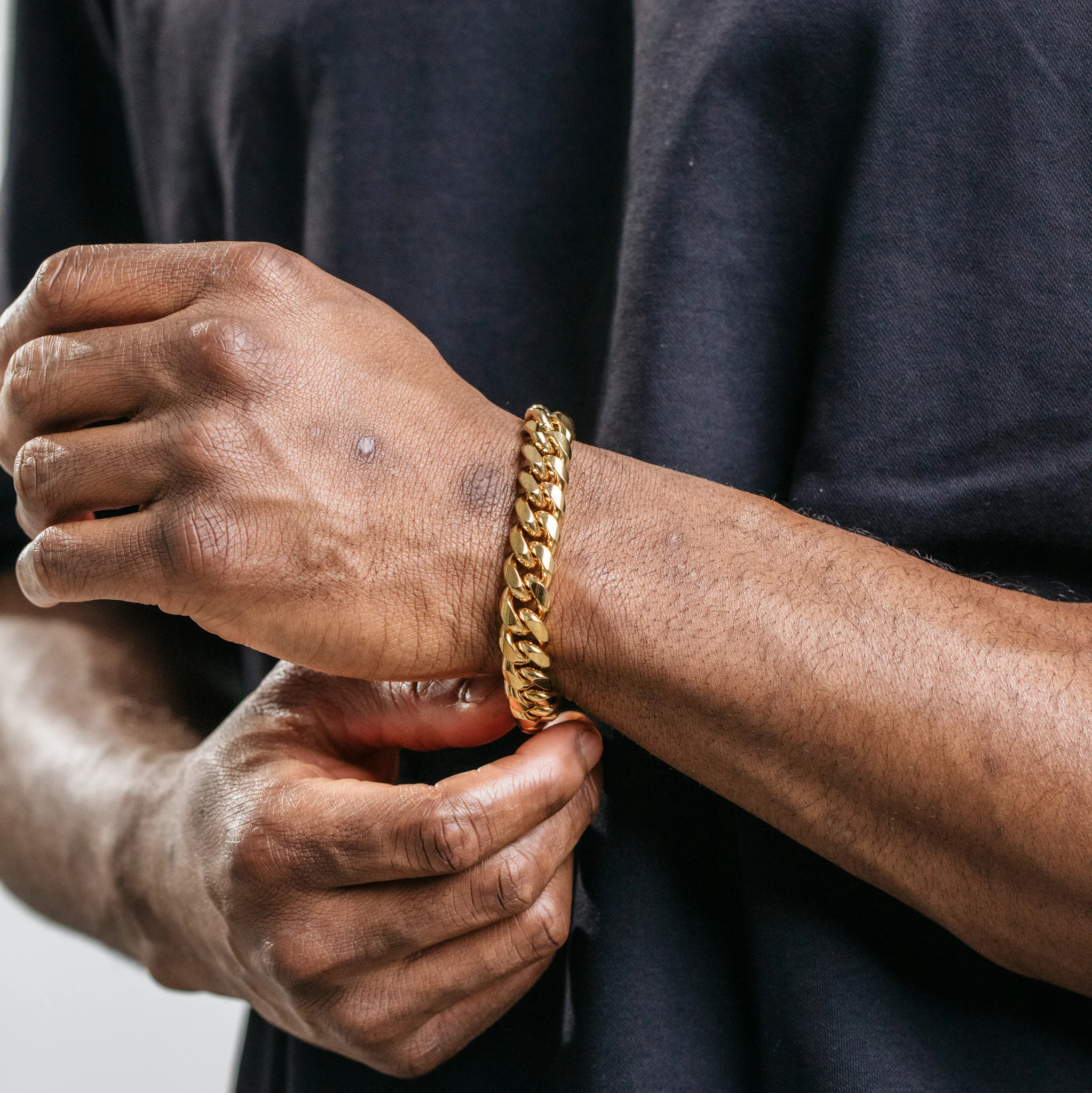 12mm Miami Cuban Bracelet - Gold - Image 4